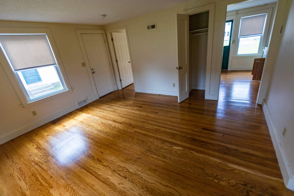 An empty apartment at Brady Village in Agawam. (Jesse Costa/WBUR)