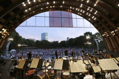 Boston Landmarks Orchestra with Boston Lyric Opera at the DCR Hatch Shell. (Courtesy Michael Dwyer)