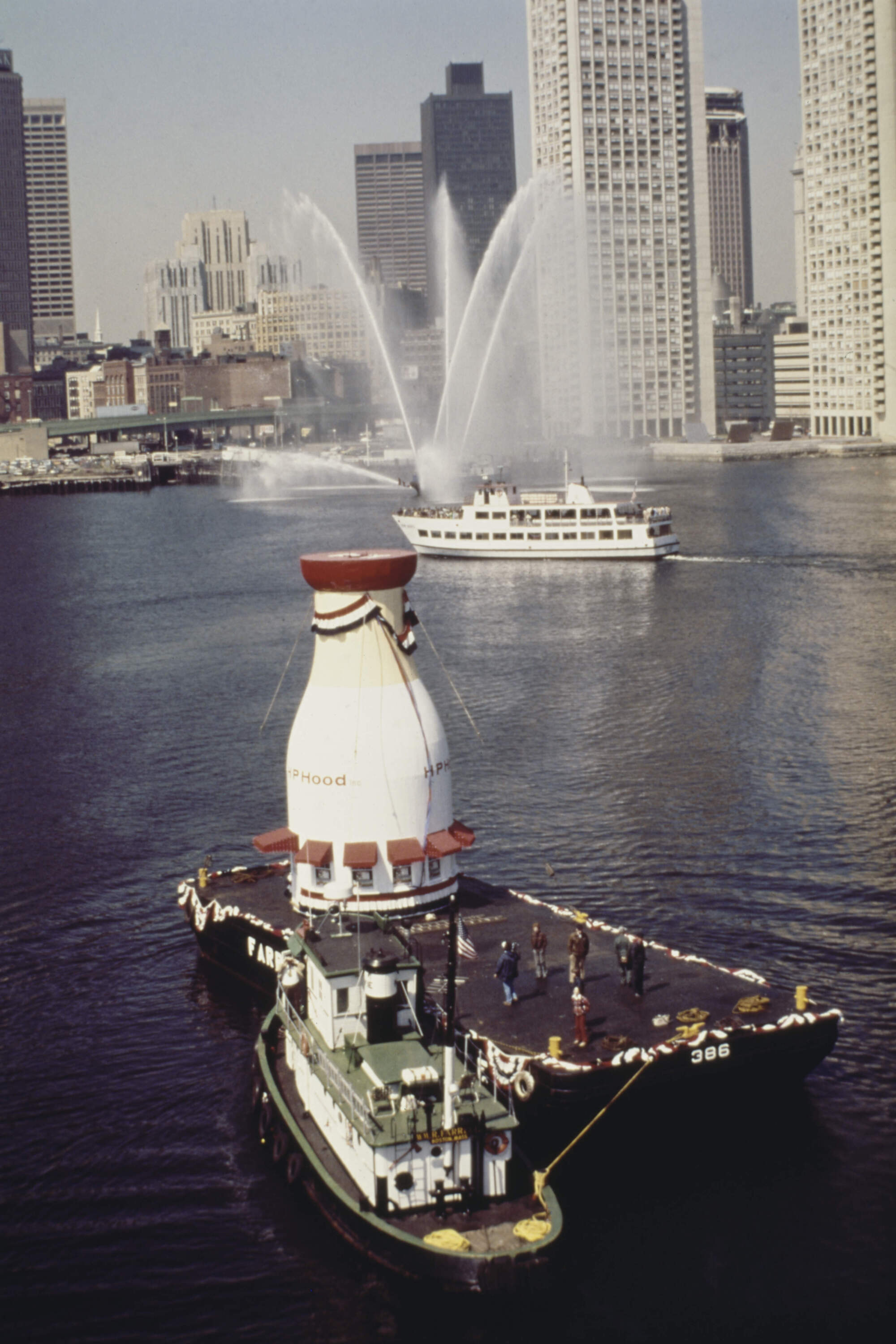 The 40-foot milk bottle being transported by barge into Boston Harbor, April 22nd, 1977. (Photo by UPI/Bettmann Archive/Getty Images)